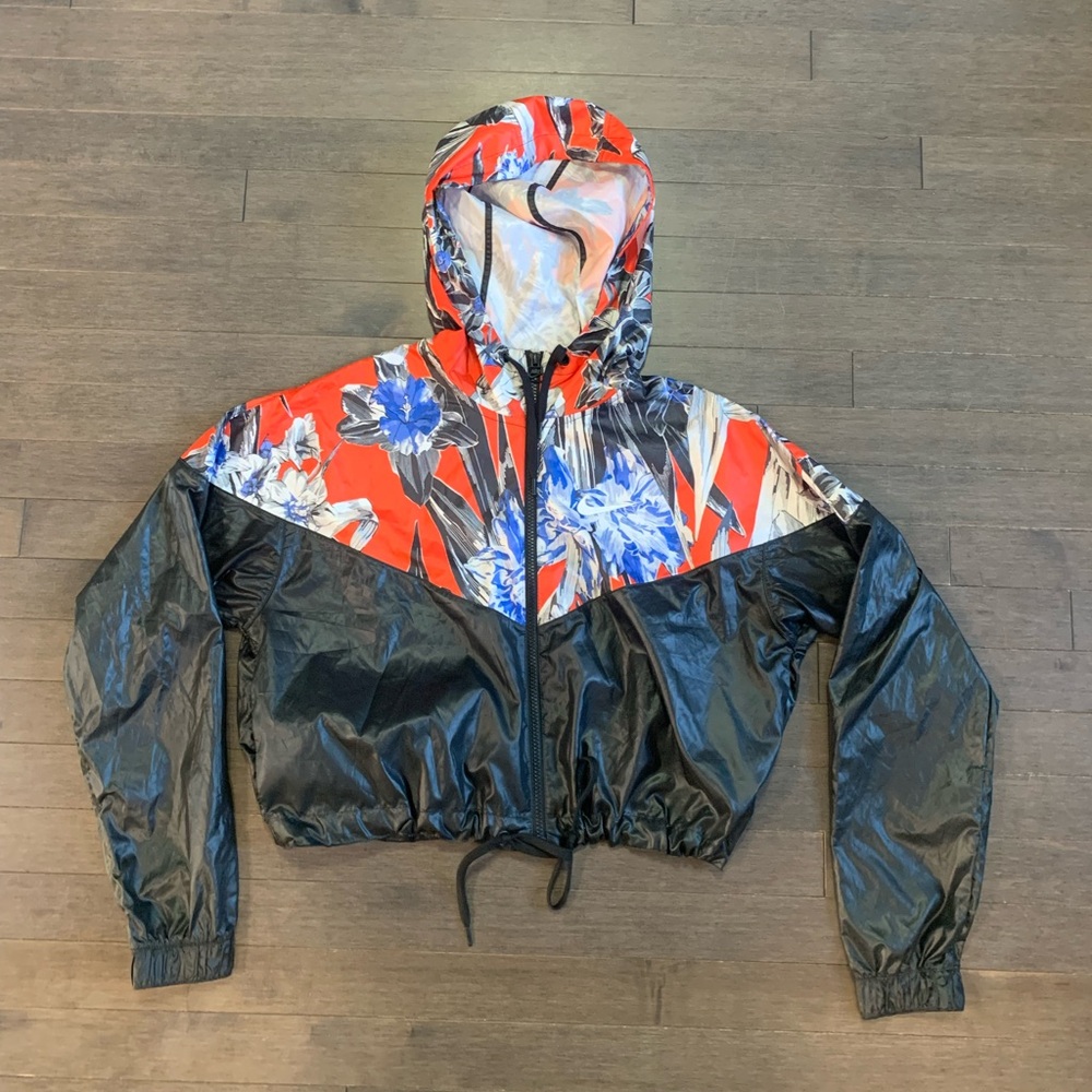 Black With Red and Blue Graffiti Florals Nike Crop Windbreaker Women’s S
